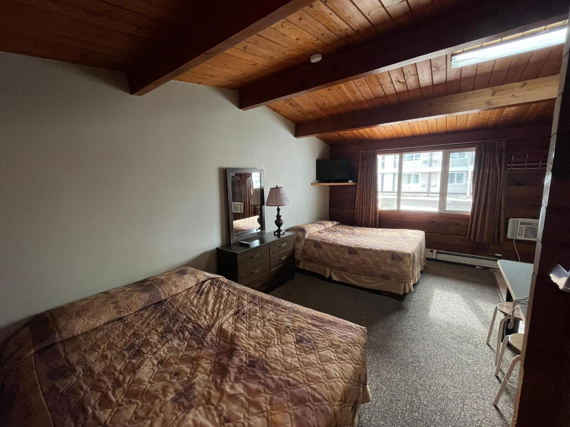 Raccoon Lodge Motel Sylvan Lake Luaran gambar