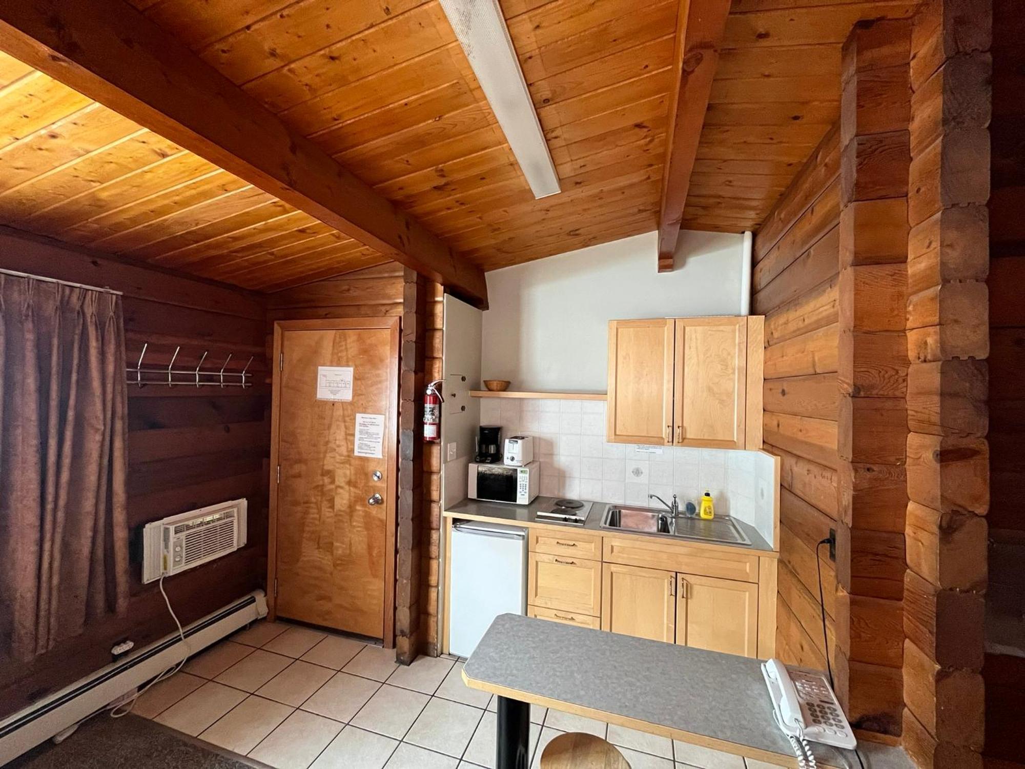 Raccoon Lodge Motel Sylvan Lake Luaran gambar