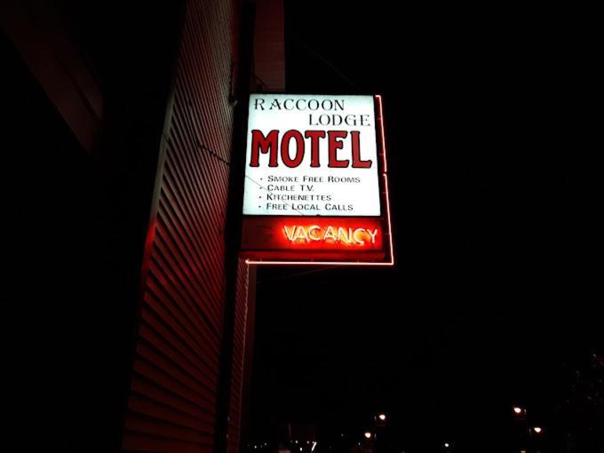 Raccoon Lodge Motel Sylvan Lake Luaran gambar