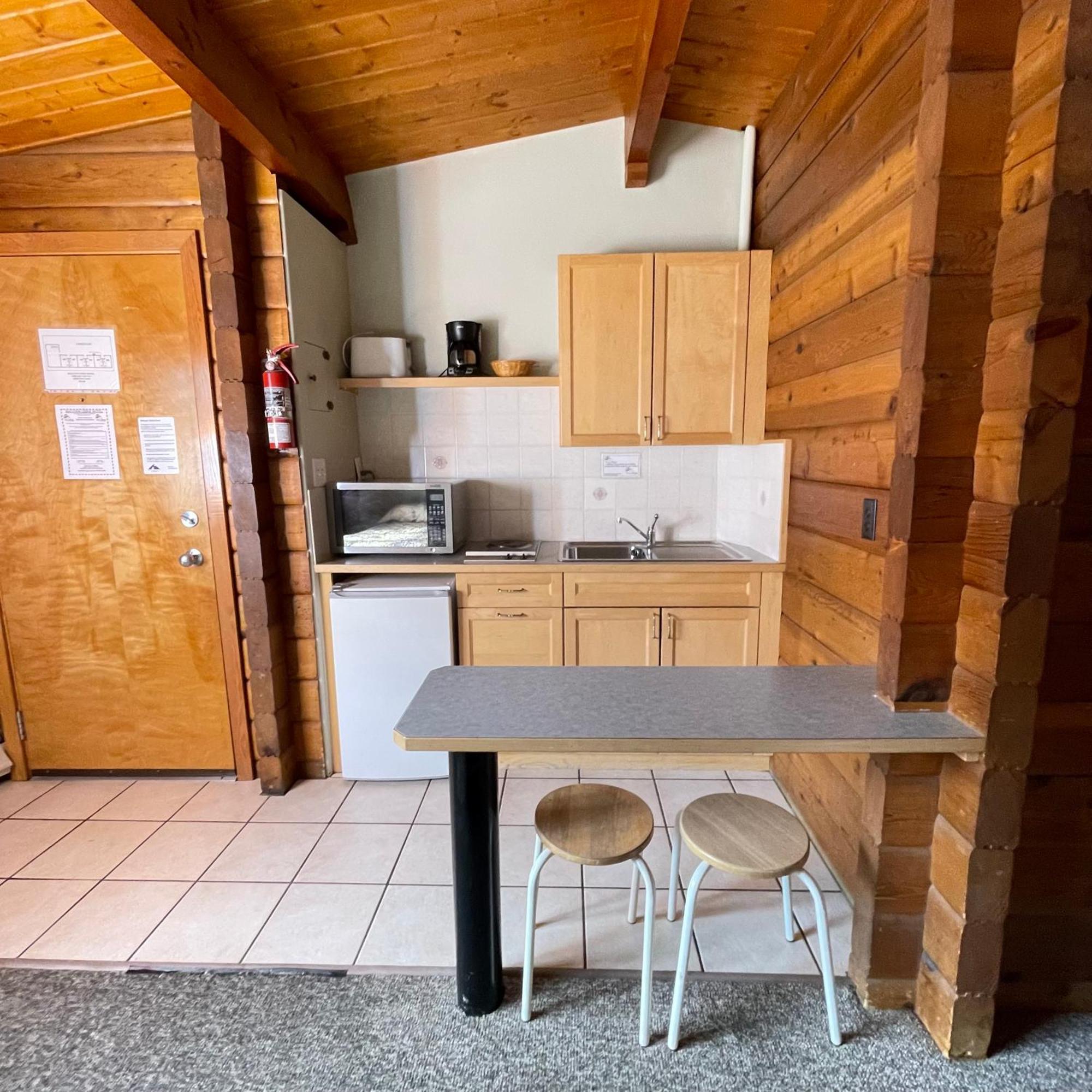 Raccoon Lodge Motel Sylvan Lake Luaran gambar
